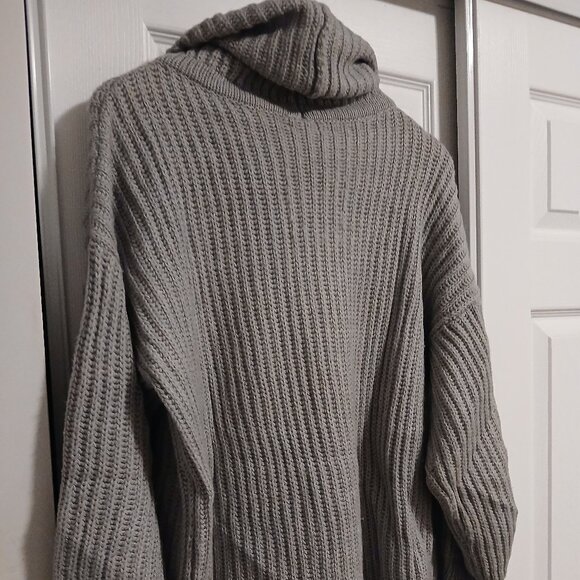 American Apparel Oversized Turtleneck Knit - Picture 8 of 8